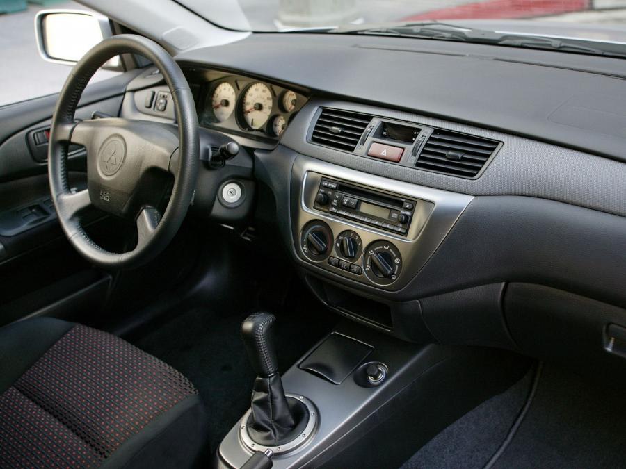  Mitsubishi Lancer Sport 2003 года  (US) (фото 2 из 6)